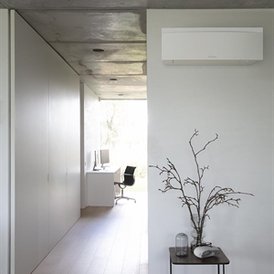 Daikin Emura bílá