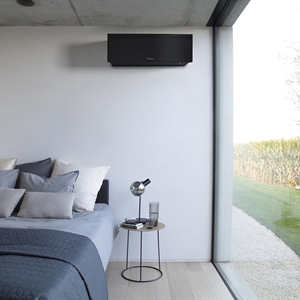 Daikin Emura černá